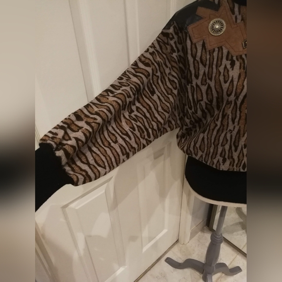 Italian Leopard print wool sweater S - Picture 8 of 9